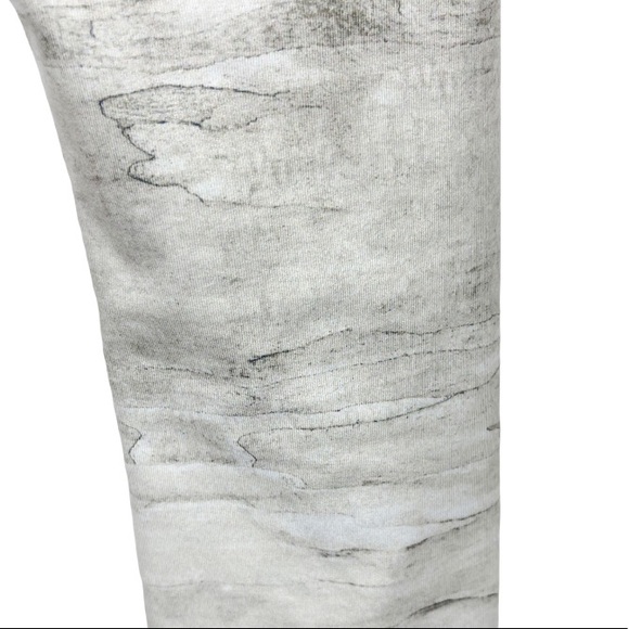 Alo Yoga White and Gray Airbrushed Marbled Full Length Leggings Size XS - Picture 7 of 10